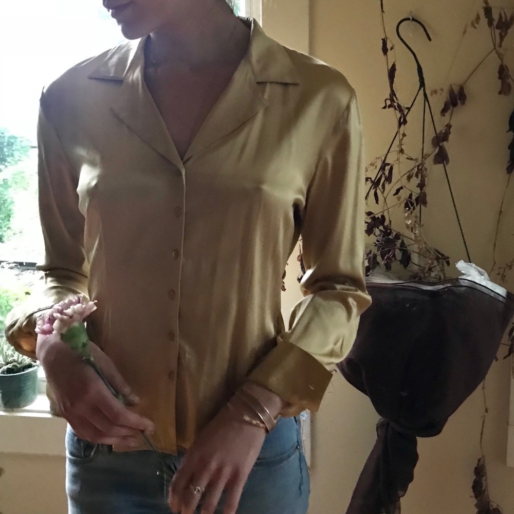 GORGEOUS Vintage Kenar Studio Silk Gold Buttondown
